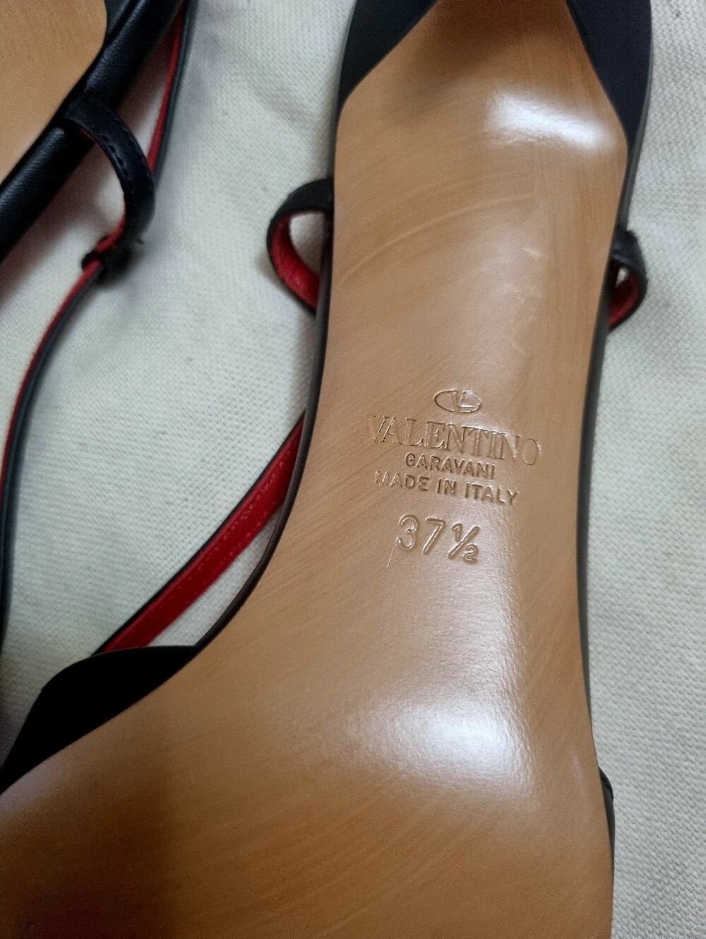Valentino Garavani Black Leather Pointed Slingback Flats with Gold Logo - Picture 3 of 4